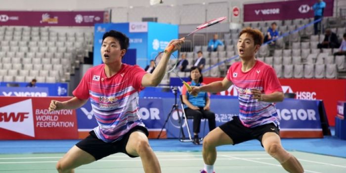 Ganda putra Korea Selatan, Choi Solgyu (belakang)/Seo Seung-jae, saat tampil di perempat final Korea