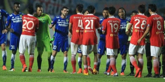 Laga Persib kontra Persija di Stadion Gelora Bandung Lautan Api (GBLA), Sabtu (23/7/2016)