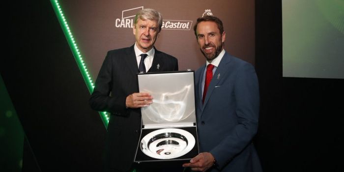 Mantan pelatih Arsenal, Arsene Wenger, mendapat penghargaan &quot;LMA Service to Football Award&quot; dalam ac