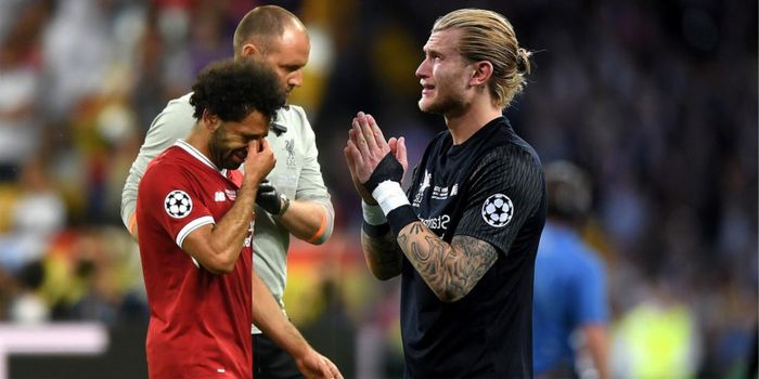 Dua pemain Liverpool, Mohamed Salah dan Loris Karius, menangis pada laga final Liga Champions melawa