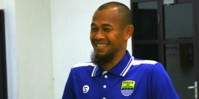  Kapten Persib, Supardi Nasir hadir di Gelora Bandung Lautan Api untuk menyaksikan laga Persib vs Bo