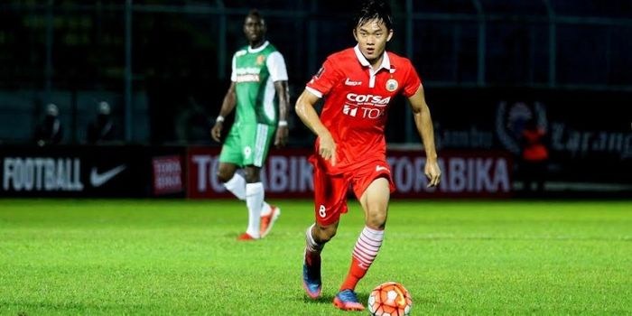 Gelandang Persija, Sutanto Tan saat membela timnya kontra PS TNI pada Piala Presiden 2017 di Stadion