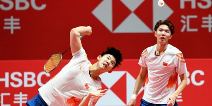 Ganda putra China, Li Junhui/Liu Yuchen, saat tampil dalam salah satu pertandingan BWF World Tour Fi