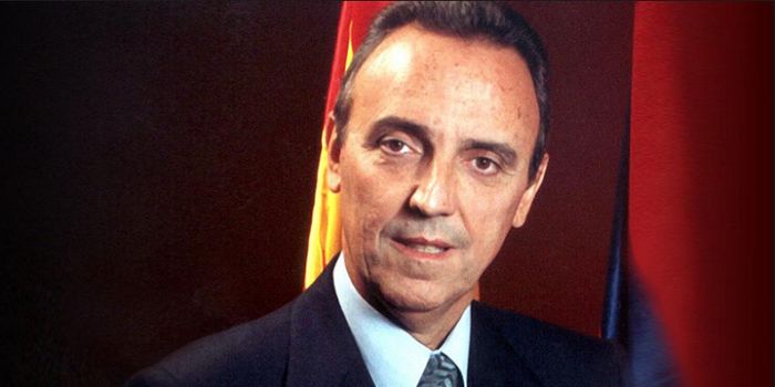 Presiden FC Barcelona periode 2000-2003, Joan Gaspart.