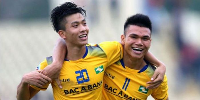 Van Duc dan Xuan Manh pemain Song Lam Nge An