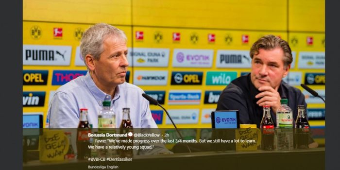 Pelatih Borussia Dortmund, Lucien Favre (kiri), dalam konferensi pers.