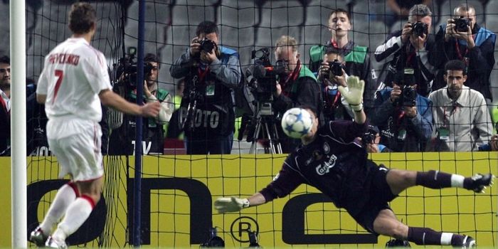 Tendangan penalti Andriy Shevchenko digagalkan Jerzy Dudek dalam pertandingan final Liga Champions, 