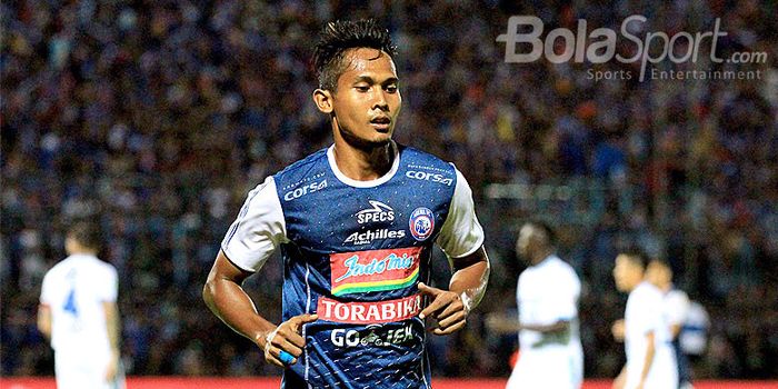 Gelandang Arema FC, hendro Siswanto, saat tampil melawan Persib Bandung dalam laga pekan ke-4 Liga 1