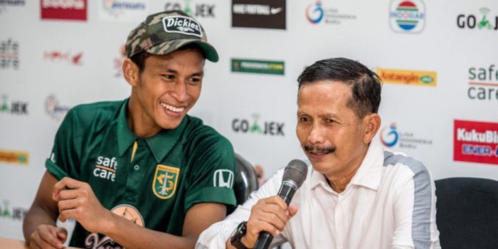  Pelatih Persebaya Surabaya, Djadjang Nurdjaman, menyebut bahwa manajemen sudah berusaha keras untuk