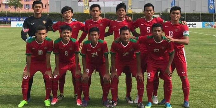 Timnas Indonesia U-19 berpose sebelum menghadapi Skotlandia U-20 pada laga pamungkas Grup C Toulon Tournament 2017.