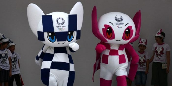 Maskot untuk Olimpiade dan Paralimpik Tokyo 2020, Miraitowa (kiri) dan Someity.