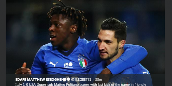 Matteo Politano (kanan) merayakan golnya untuk timnas Italia ke gawang Amerika Serikat bersama Moise Kean.