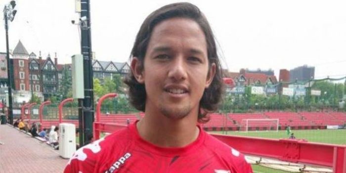 Gelandang serang asal Indonesia, Irfan Bachdim, jadi bagian kemenengan Consadole Sapporo atas Kyoto 