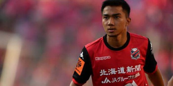 Gelandang serang Chanatip Songkrasin saat berseragam Consadole Sapporo. 