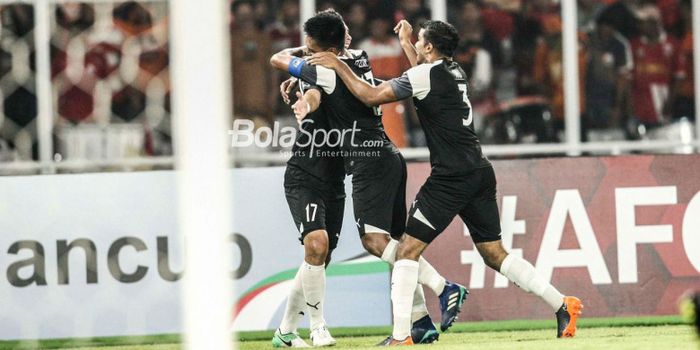  Pemain Home United, Shahril Ishak, merayakan gol yang ia cetak ke gawang Persija Jakarta pada laga 