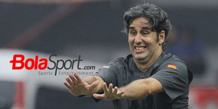    Ekspresi pelatih Persija, Stefano Cugurra saat timnya menjamu Barito Putera pada lanjutan Liga 1 