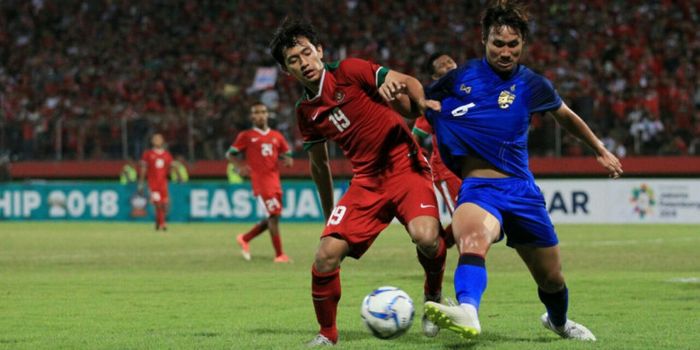 Momen Hanis Saghara dalam laga timnas U-19 Indonesia kontra Thailand di Stadion Gelora Delta Sidoarjo