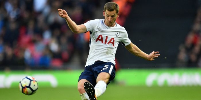  Bek Tottenham Hotspur, Jan Vertonghen, beraksi dalam laga Liga Inggris kontra Swansea City di Stadi