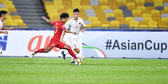  Bagus Kahfi mencoba melepas tembakan pada pertandingan Timnas U-16 Indonesia vs Vietnam di Stadion 