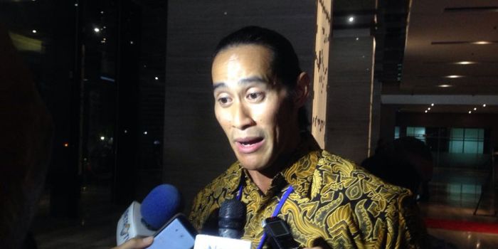 Ade Rai saat diwawancarai wartawan pada acara  acara Anugerah Legenda Olahraga Indonesia yang diadak