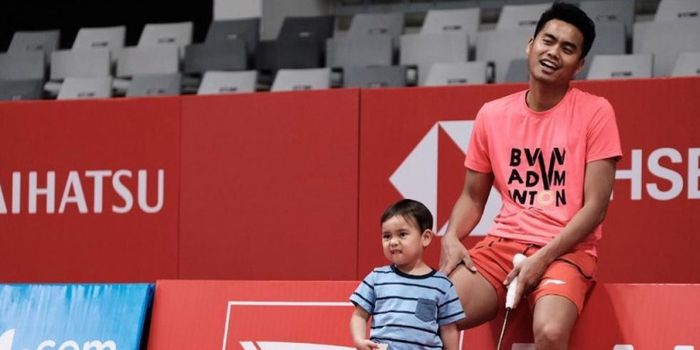 Putra Sulung Tontowi Ahmad sudah pandai bergaya, lihat fotonya menggemaskan