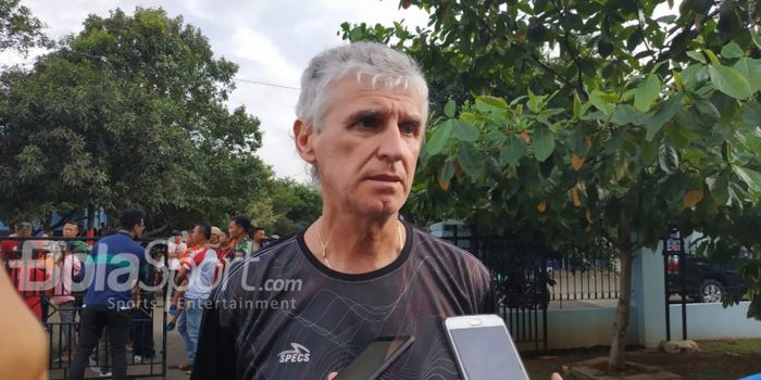 Pelatih Persija Jakarta, Ivan Kolev di Lapangan PSAU, Halim Perdanakusuma, Jakarta Timur, Jumat (18/