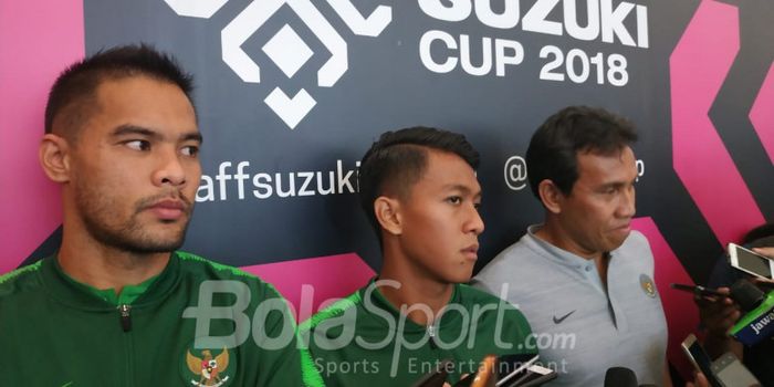  Pemain dan pelatih timnas Indonesia yakni Andritany Ardhiyasa, Febri Hariyadi, serta Bima Sakti saa