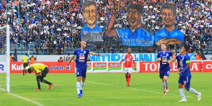  Selebrasi penyerang PSIS Semarang, Bruno Silva, usai mencetak gol.