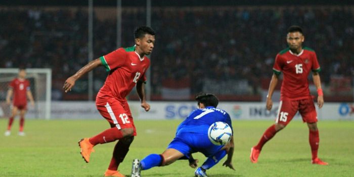    Momen Rifad Marasabessy dalam laga timnas U-19 Indonesia kontra Thailand di Stadion Gelora Delta 