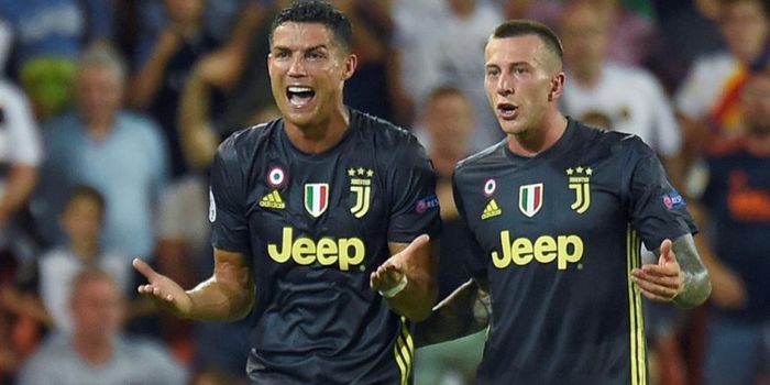 Download Rumah Baru Cristiano Ronaldo Gif