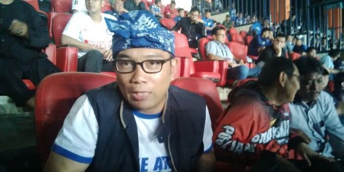 Gubernur Jawa Barat, Ridwan Kamil, Menonton Pertandingan Persib di Stadion Gelora Bandung  Lautan Api (GBLA)