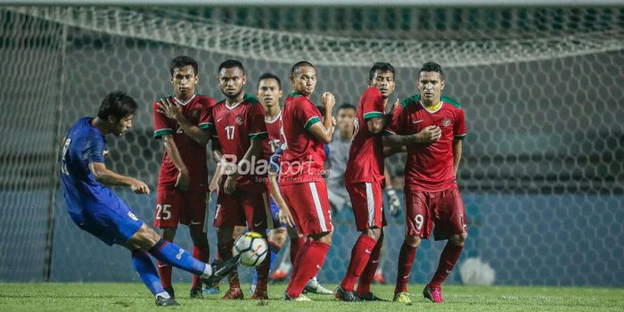      Uji coba kedua timnas U-23 Indonesia kontra timnas U-23 Thailand, Shinnaphat Leeaoh, di Stadion