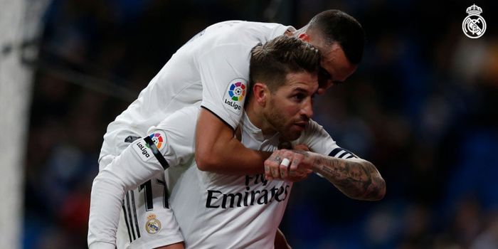 Kapten Real Madrid, Sergio Ramos, menggendong Lucas Vazquez, setelah mencetak gol melawan Leganes