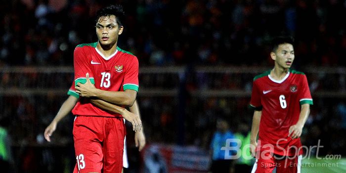 Ekspresi pemain timnas Indonesia U-19, Rachmat Iriyanto, saat melakoni laga uji coba melawan Persibo
