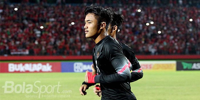 Kiper timnas U-16 Indonesia, Ernando Ari Sutaryadi, merayakan kemenangan mereka di final Piala AFF U