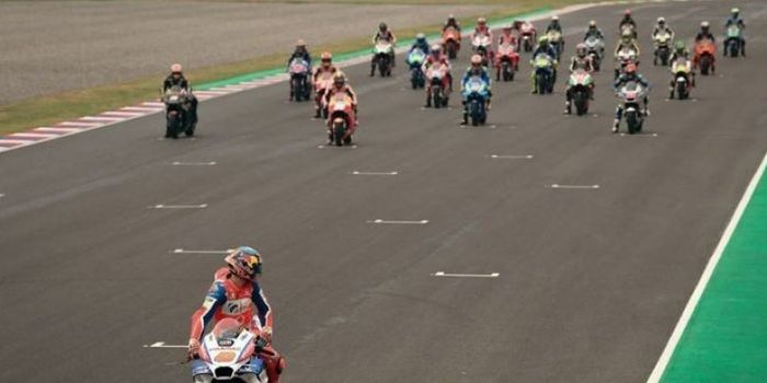 Jack Miller memimpin start MotoGP Argentina 2018 yang digelar di Sirkuit Autodromo Termas de Rio Hondo.
