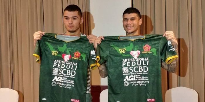 Khurshed Beknazarov dan Ciro Alves, dua pemain asing baru PS Tira yang didatangkan pada bursa transf