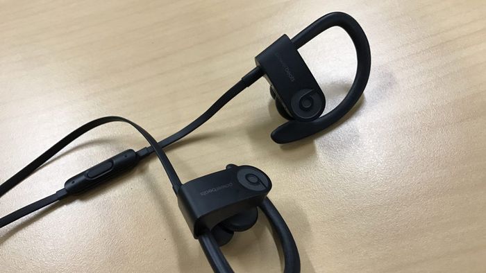 Review Powerbeats 3: Baterai Awet 