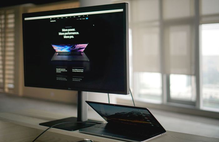 LG UltraFine 5K Display, Monitor 