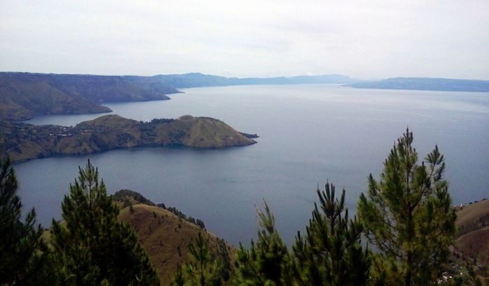 Panorama Danau Toba, Sumatera Utara. Danau vulkanik terbesar di Asia Tenggara ini merupakan salah sa