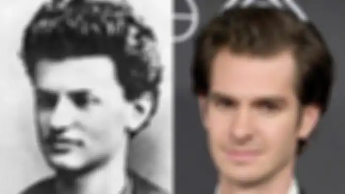 Aktor 'Spiderman' Andrew Garfield tampak persis sama dengan revolusioner Rusia Lev Davidovich Trotsky, yang mengambil alih Uni Soviet selama Revolusi Oktober dan menemukan aliran pemikiran Marxis. 