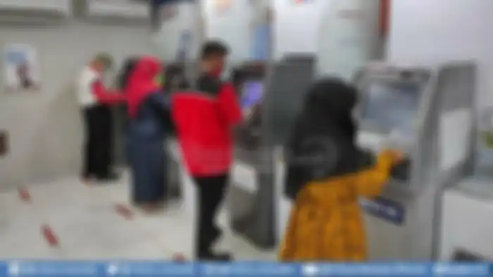 Ilustrasi penarikan tunai BLT BPNT di ATM