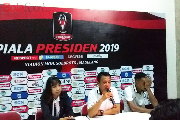 Pelatih PSIS Semarang, Jafri Sastra, saat jumpa pers bersama awak media, Rabu (6/3/2019).