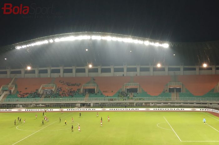 Suasana pertandingan pekan pertama Liga 1 2019 antara tuan rumah Tira Persikabo Vs Badak Lampung FC, di Stadion Pakansari, Kabupaten Bogor, Sabtu (18/5/2019).