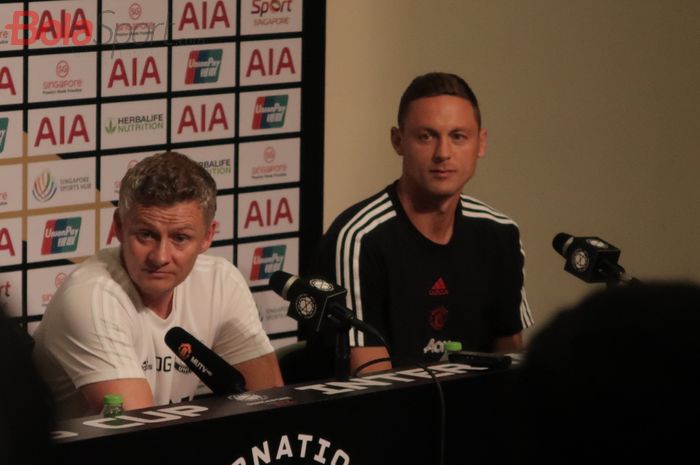 Ole Gunnar Solskjaer dan Nemanja Matic saat konferensi pers Intenational Champions Cup 2019 jelang laga Manchester United Vs Inter Milan di National Stadium, Singapura, Jumat (19/7/2019).