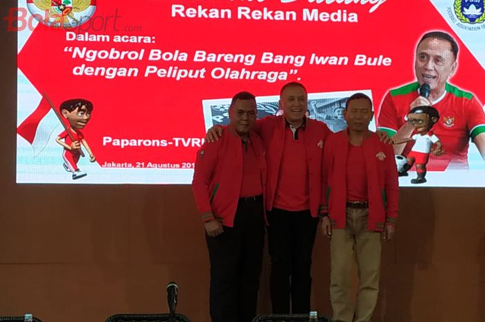 Deklarasi Calon Ketum dan Waketum PSSI, Mochamad Iriawan dan Cucu Sumantri di PSSI dalam diskusi bertajuk 'Ngobrol Bola Bareng Bang Iwan Bule' yang digelar di TVRI, Jakarta, Rabu (21/8/2019).