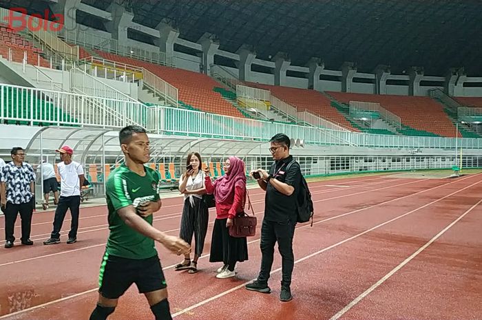 Manahati Lestusen pada pemusatan latihan timnas Indonesia di Stadion Pakansari, Kabupaten Bogor, Kamis (22/8/2019).