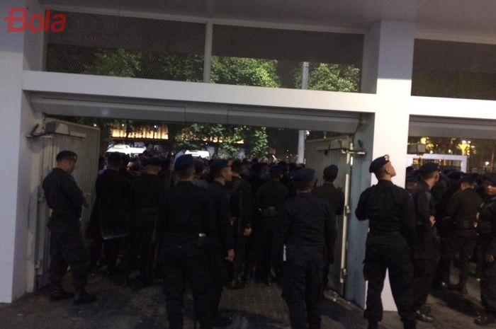 Indonesia Vs Malaysia Selesai Penonton Rusuh di Depan 