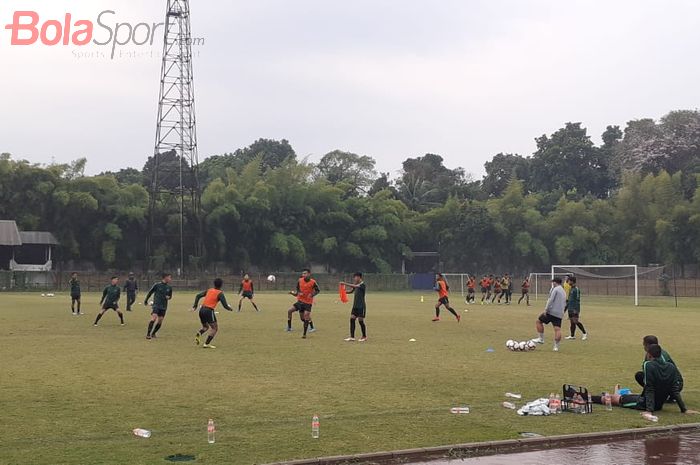 Suasana latihan timnas U-19 Indonesia di Stadion Pajajaran, Kota Bogor, Kamis (26/9/2019).