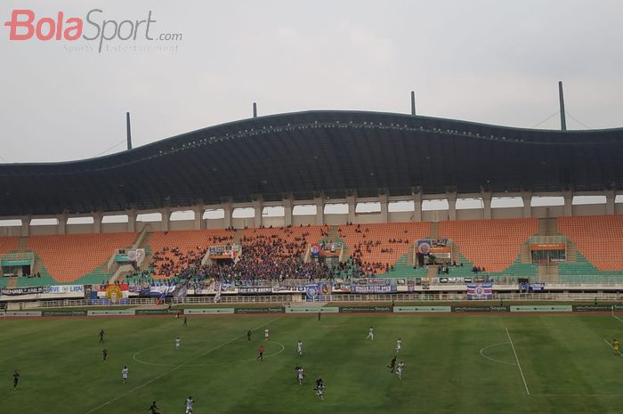 Suasana pertandingan PS Tira Persikabo vs Arema FC pada pekan ke-24 Liga 1 2019 di Stadion Pakansari, Cibinong, Kabupaten Bogor, Kamis (24/10/2019).